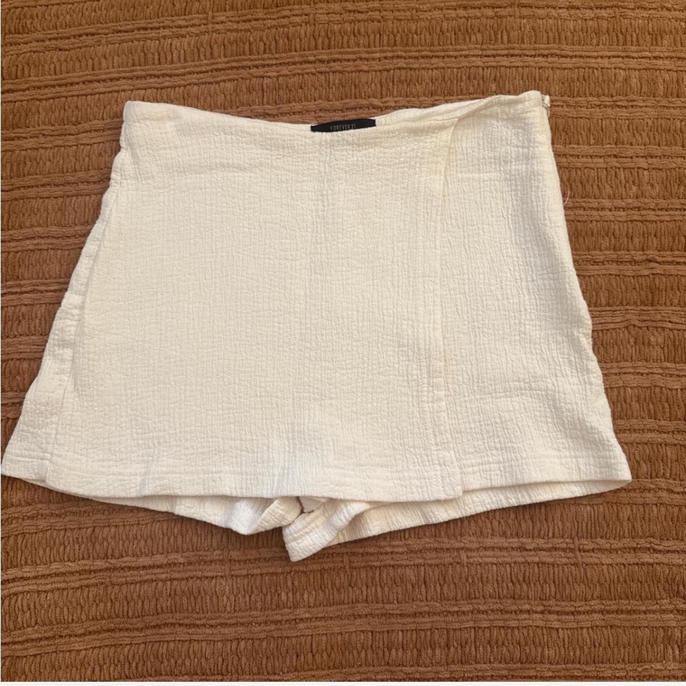 Forever 21 Textured Cream Skorts